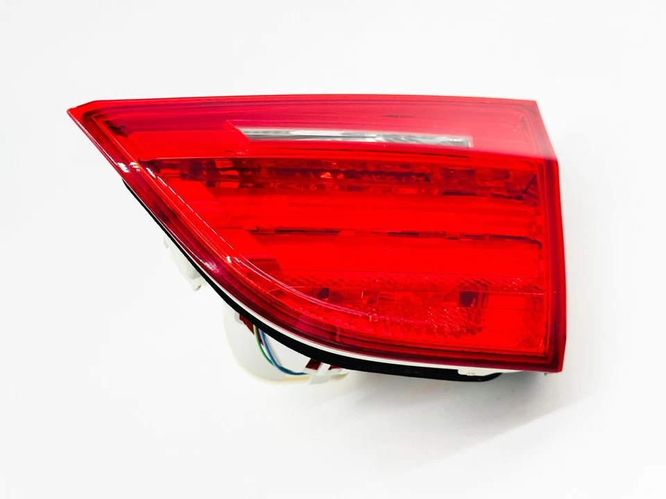 Luz trasera de pasajero derecha montada en la cubierta 7289428 para BMW 328i 335i sedán 09-11 Foto 2 de 4