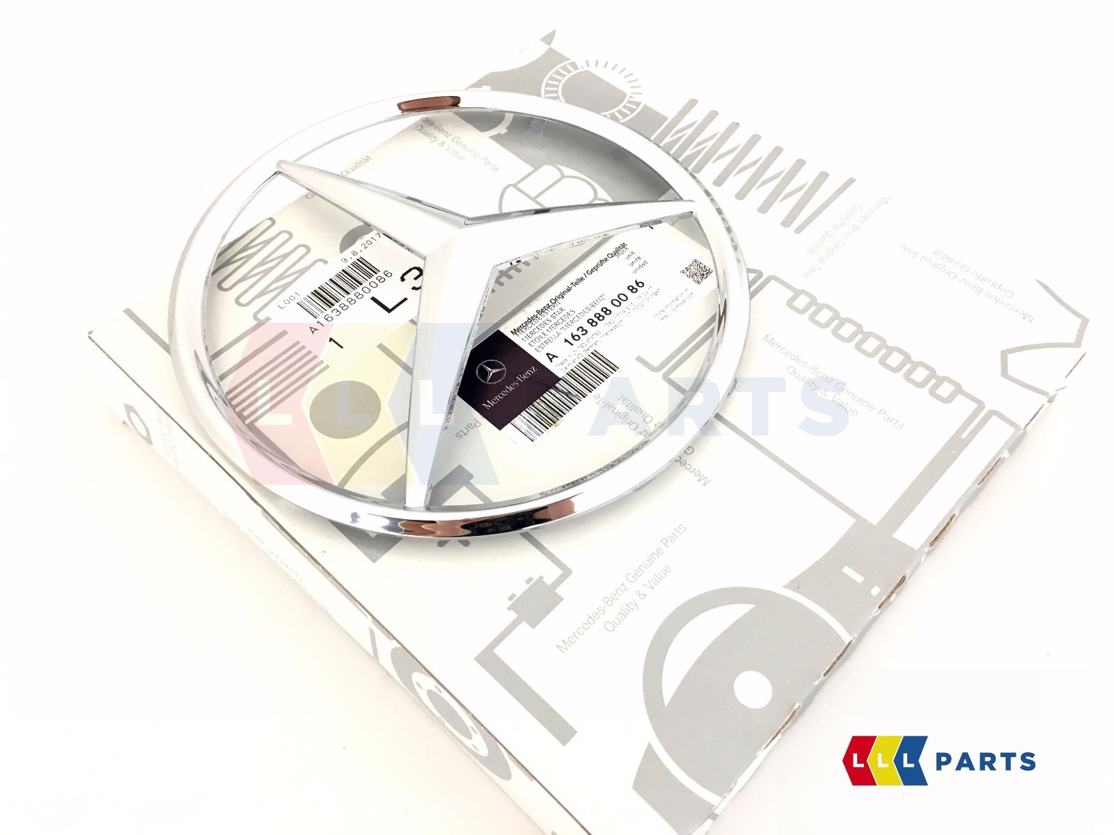 NEW GENUINE MERCEDES MB W163 ML FRONT RADIATOR GRILL BADGE EMBLEM  