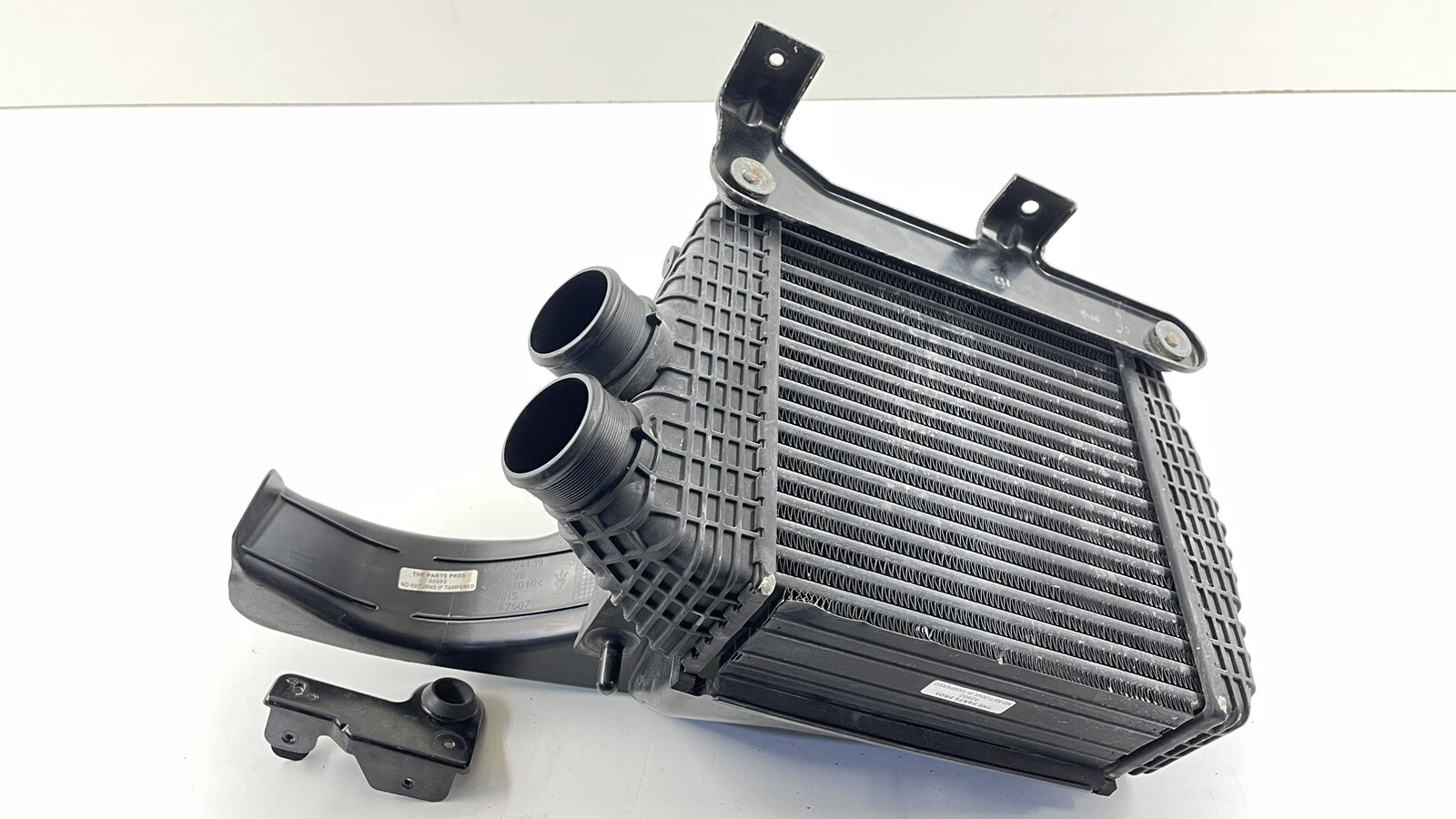 14-17 MASERATI GHIBLI PASSENGER RIGHT TURBO INTERCOOLER W/ DUCT 670009833 OEM