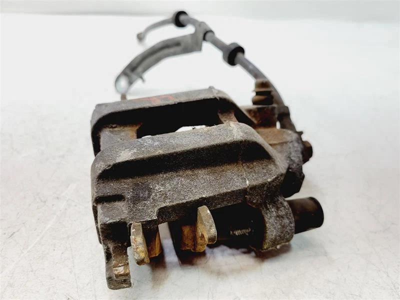 2005 年马自达 Tribute 后驱动左制动卡钳 EFY5-26-71X — 第 2/4 张图片