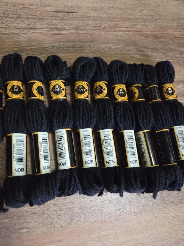 DMC Tapestry Wool 25 SKEINS 8.7 yd 8m NOIR (BLACK) Laine Colbert More Available! - Image 4 of 4