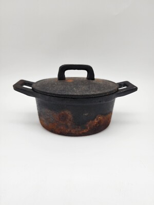 Vintage Cast Iron Covered Single Service Dutch Oven **UNIQUE FIND**