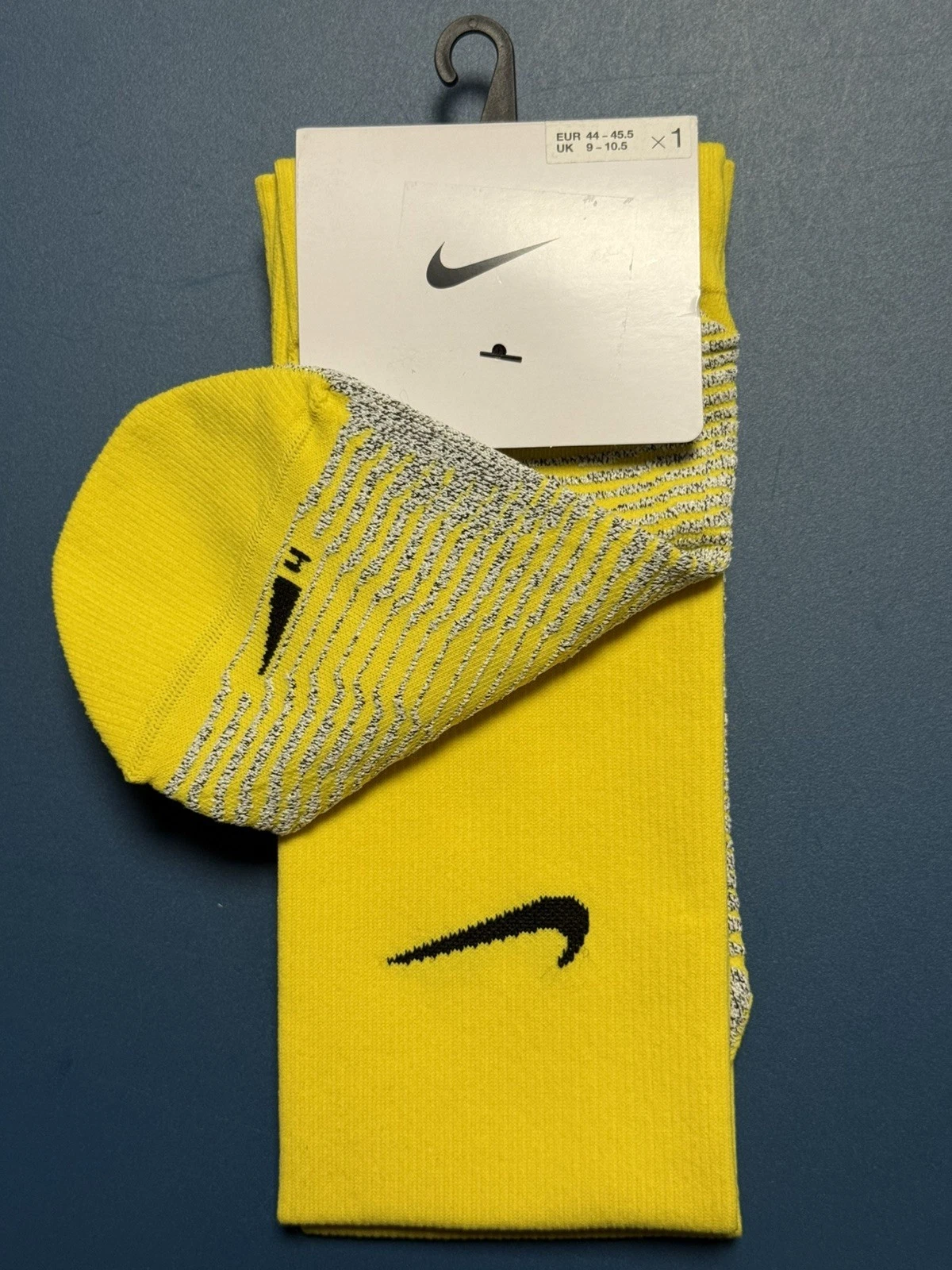 NIKE Vapor Strike Soccer Football Dri-Fit Knee-High Socks White Size 9- 10.5 New