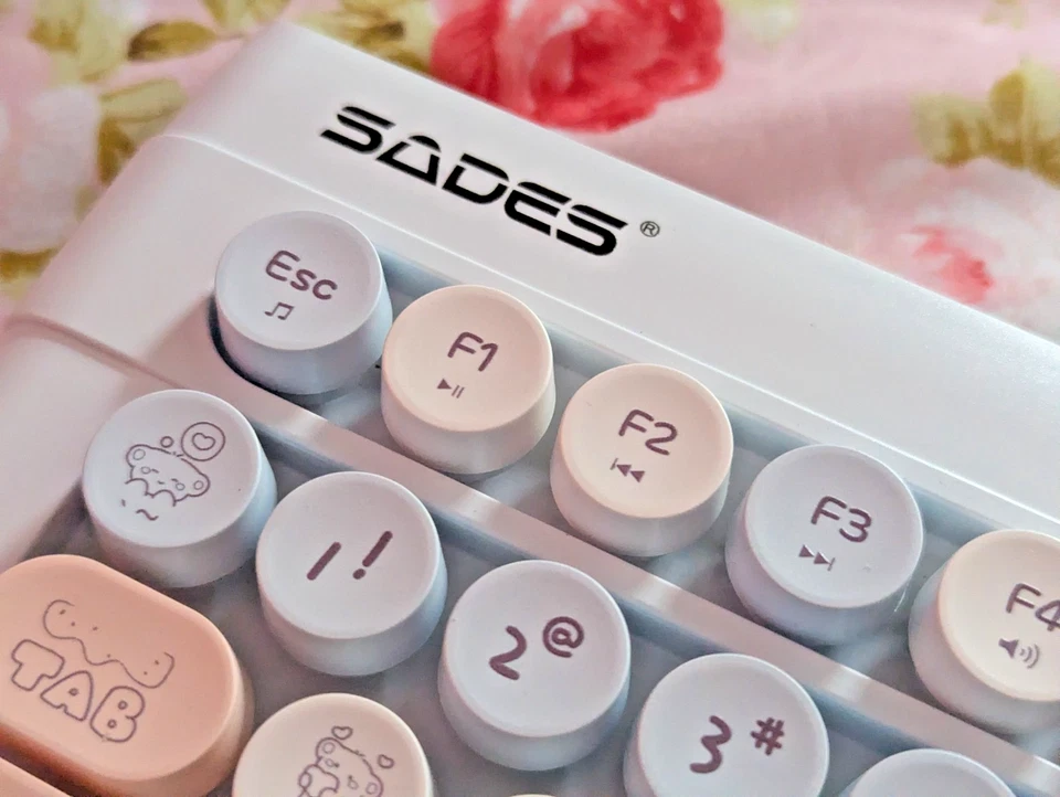SADES KO2 Wireless Bluetooth Keyboard, Portable 84-key Typewriter Round Keycaps - Image 3 of 4