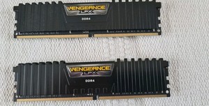 DDR4 RAM Module Corsair Vengeance 16GB (2x8GB) 2400MHz C14 XMP