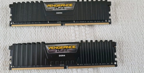 DDR4 RAM Module Corsair Vengeance 16GB (2x8GB) 2400MHz C14 XMP