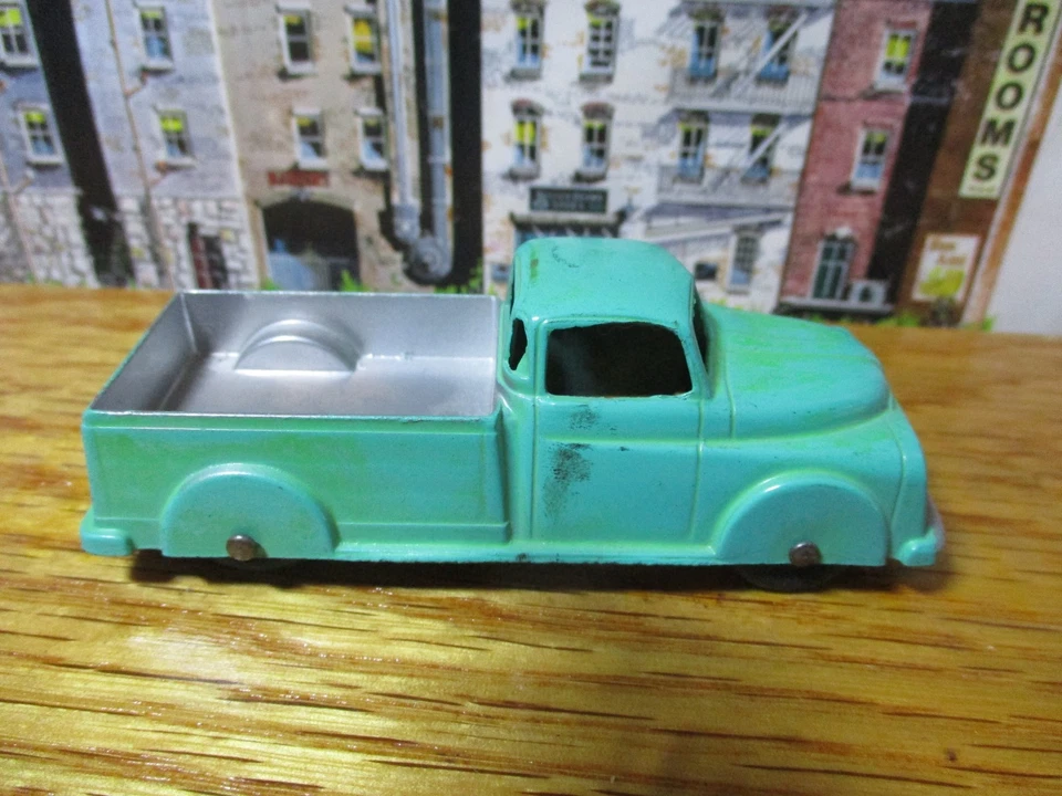 Vintage 1950s Tootsietoy Diecast Green Pick Up Truck 4''L~EXCELLENT - Image 3 of 4