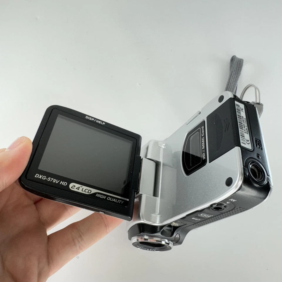 DXG-579V HD Digital Camcorder 5.1MP 4X Zoom Silver 2.4" LCD SD Slot USB AV - Image 3 of 4