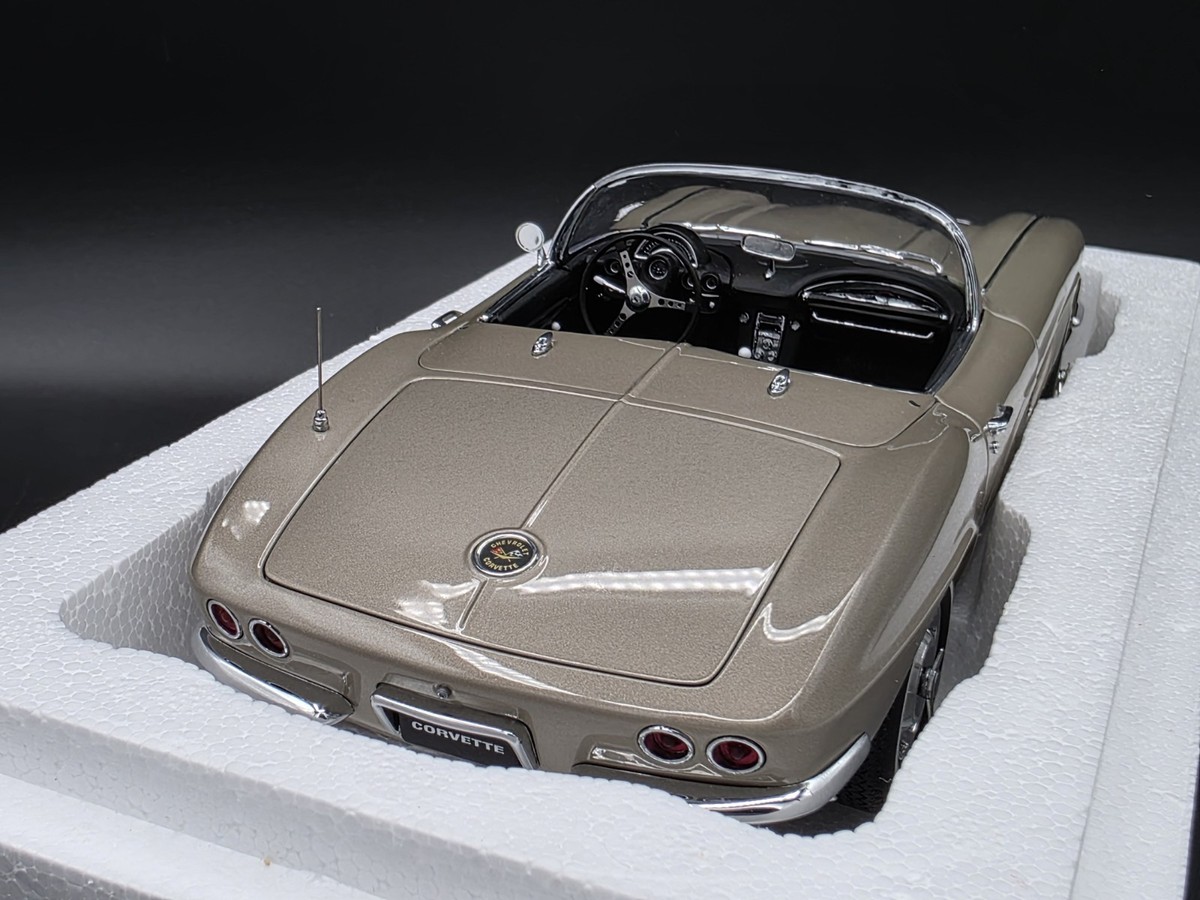 Autoart Millennium 1962 Chevrolet Corvette 1:18 Diecast Car 71101