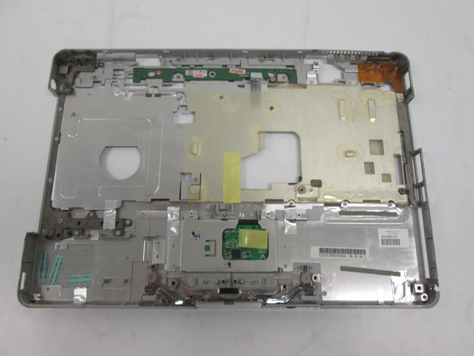 Compaq Presario V2000 Palmrest/Touchpad OEM 394365-001 - Image 3 of 4
