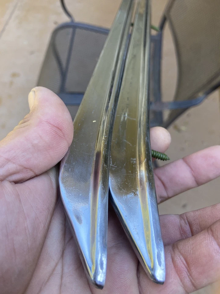 1962 Buick Lesabre Invicta Wildcat Quarter Panel Molding Trims - Image 2 of 4