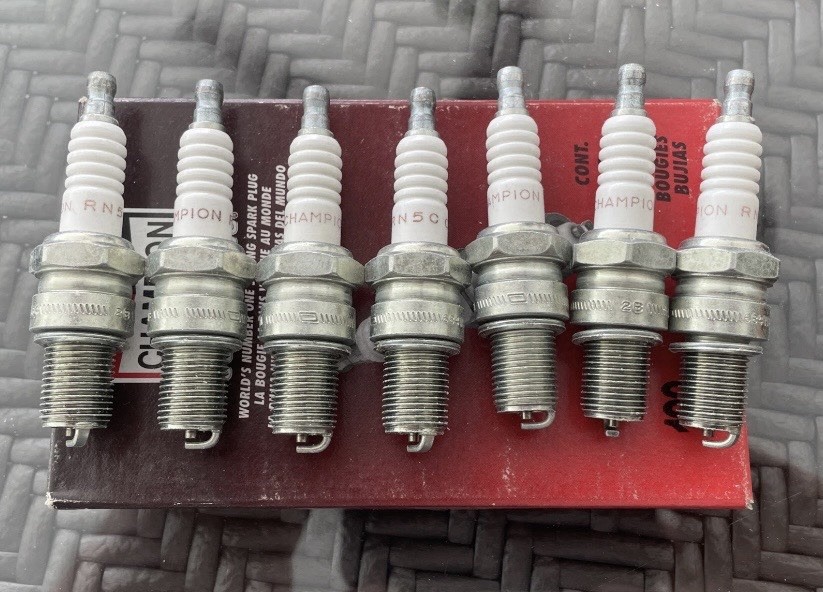 LOT OF 7 Champion Spark Plug RN5C