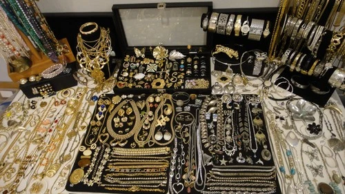 HUGE Vintage High End Antique Estate Gold Plate Costume Jewelry Lot Signed 432Pc