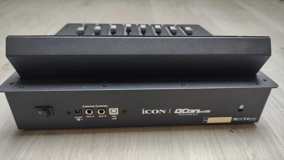 Icon Qcon Pro EX G2 Expander DAW/MIDI/Audio-Controller mit Motorfadern (8-Kanal) - Bild 2 von 4