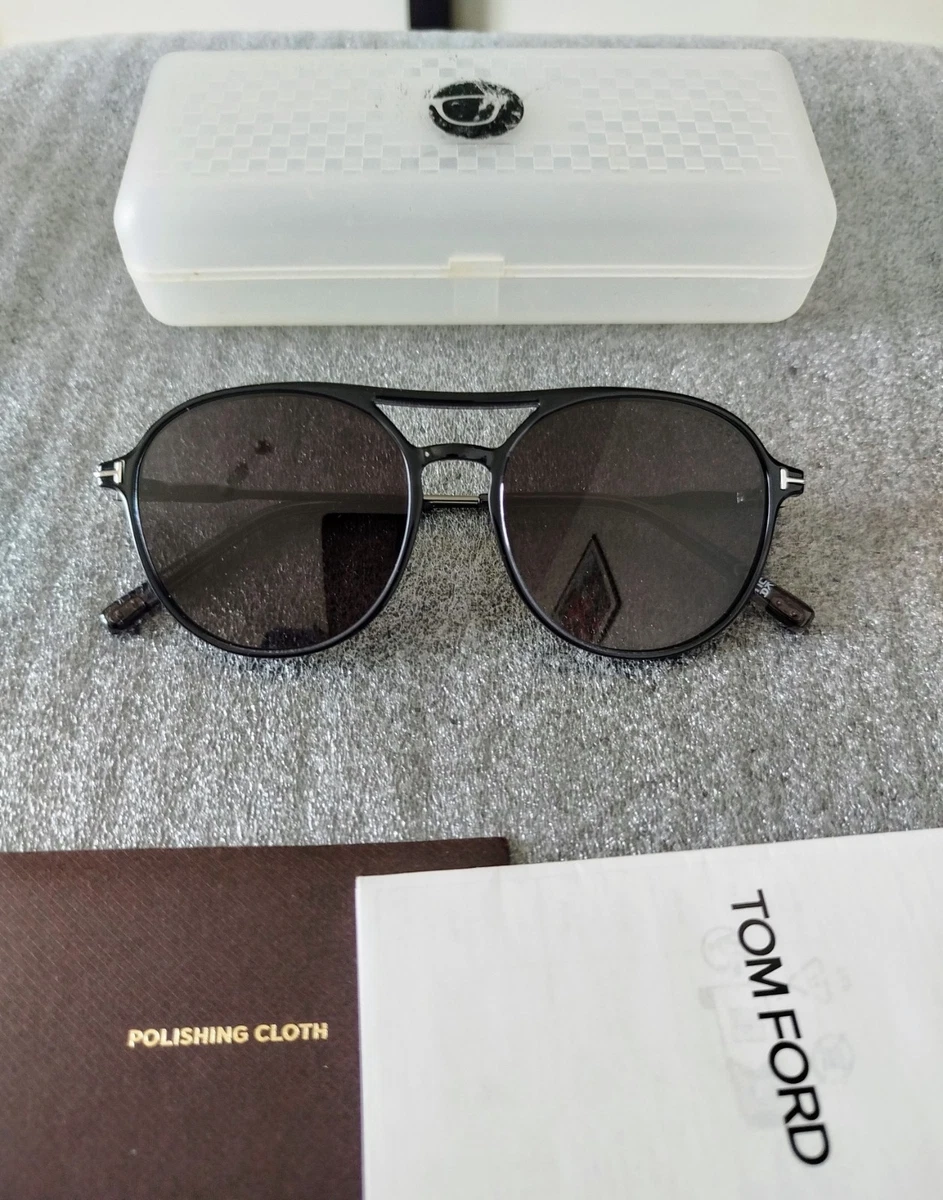 Occhiali Da Sole Tom Ford Uomo Modello FT1071 14N - Lenti Verdi E Montatura Ruthenio Lucido - 62mm