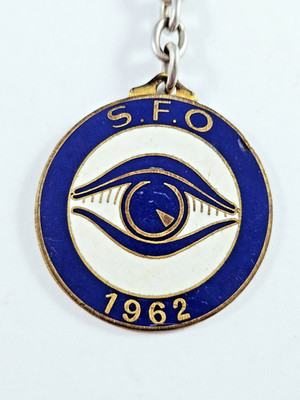 SCHLÜSSELANHÄNGER - FRANZÖSISCHE GESELLSCHAFT FÜR AUGENHEILKUNDE - Kongress 1962 - Metall LACKIERT -