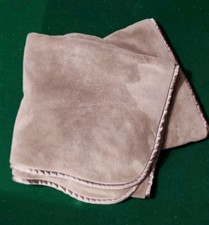 BROOKSTONE N-A-P NAP TAN  SATIN TRIM PLUSH SOFT  1 TRAVEL THROW BLANKET 35X64