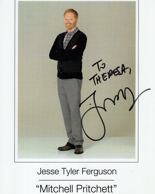 JESSE TYLER FERGUSON HAND SIGNED 8x10 PHOTO+COA      MODERN FAMILY    TO THERESA
