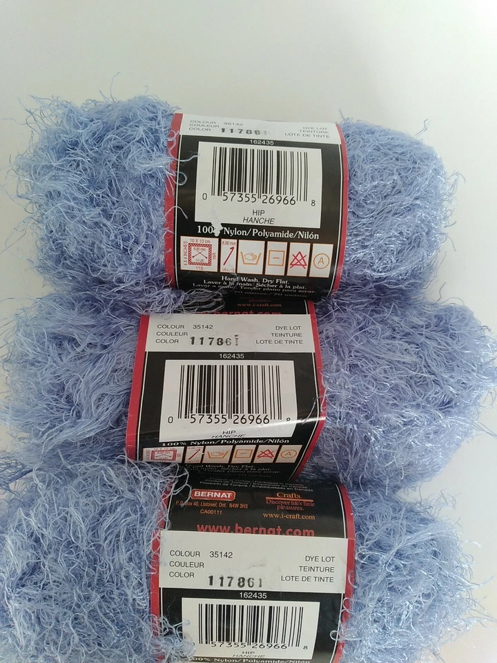 Lote de 4 rolos de fios - Lion CHENILLE e Bernat Eye Lash - Imagem 3 de 3