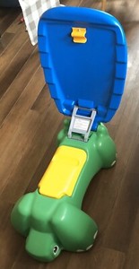 step 2 doodle art easel