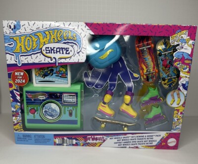 Hot Wheels Skate 90's Rewind & Grind Pack with 3 Skateboards, New in Box
