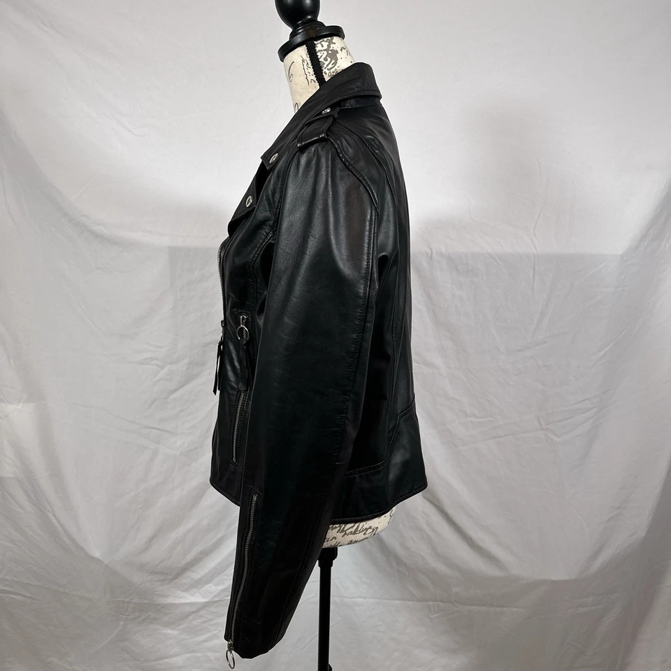 Chaqueta Moto Negra Mujer Mediana Imitación Cuero Asimétrica Rockabilly Hebilla Foto 3 de 4