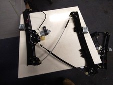 BMW E60 5 SERIES PASSENGER SIDE (N/S) WINDOW REGULATOR WITH MOTOR 7184383.