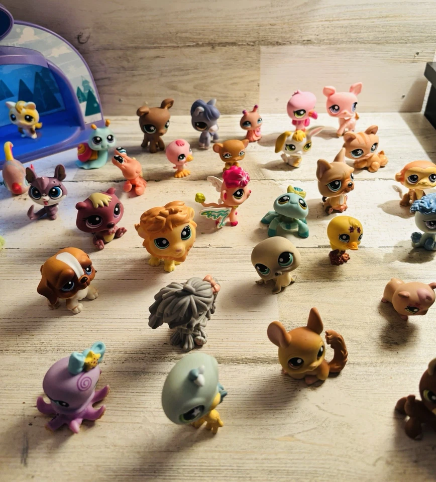 LPS Littlest Pet Shop ENORME Lote 42 Mascotas Invierno Iluminar Cúpula Perros Gatos ¡Y Más! Foto 3 de 4