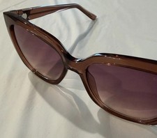 Guess Sunglasses Women  s Polarized Burgundy GU7878 USED scratched up a good bit