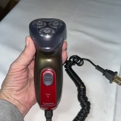 Men s Norelco Micro Action Plus 5625X Shaver. Tested And Works