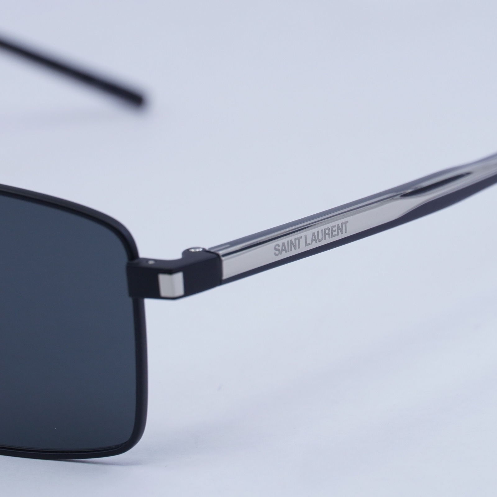 Occhiali da sole SAINT LAURENT SL700 001 nero argento grigio 57 15 145 nuovi