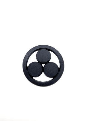 Nambu Tekki  Pot stand with family crest -KAMON-（three stars in a circle） ・Hand