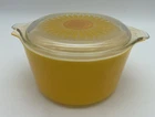 Vintage Pyrex Sunflower Daisy Yellow Casserole Dish With Lid MCM 1 Quart