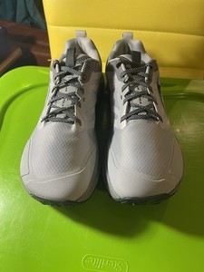 Ultra Men Lone Peack Size 10.5 Gray