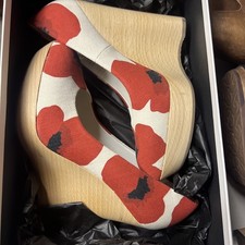 Yves Saint Laurent Poppy floral wedge size 38.5