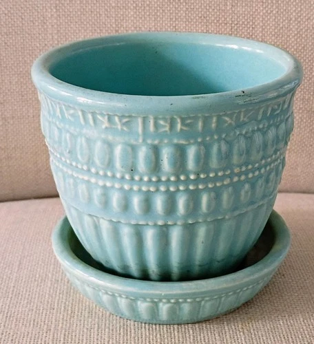 VINTAGE MCCOY POTTERY  4 INCH BEADED FLOWER POT WITH ATTATCHED SAUCER