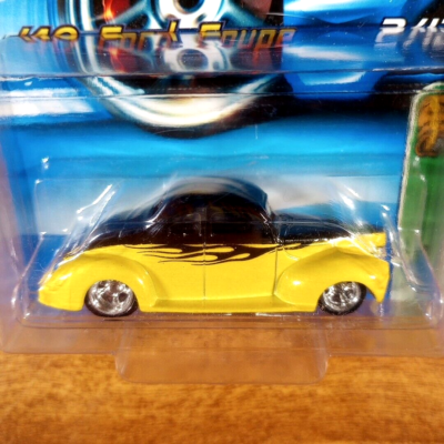 Hot Wheels Treasure Hunt '40 Ford Coupe Yellow Black Real Riders
