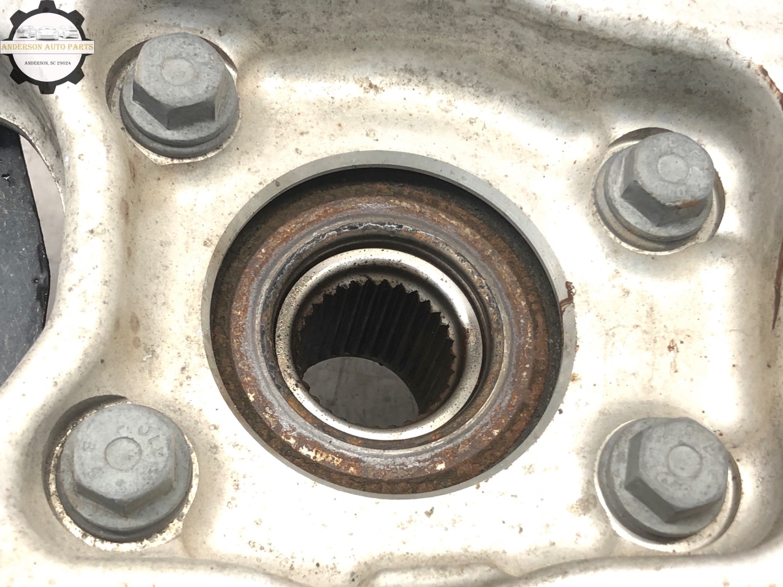 2017-2020 MASERATI LEVANTE AWD 3.0L RIGHT PASS FRONT SPINDLE KNUCKLE HUB OEM