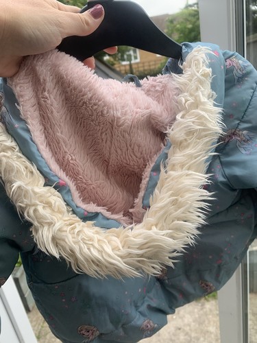 Girls M&S 2-3 Years Frozen Elsa Puffer Coat, Faux Fur Hood, Lined, Cosy - Picture 3 of 10