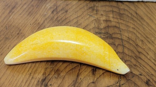 Fruta de piedra de alabastro plátano vintage 5 1/4" - Imagen 2 de 5