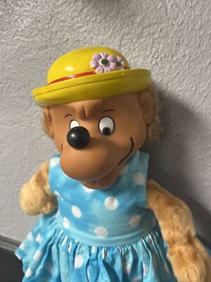 1984 Mattel Emotions Berenstain Bears Mama Bear Plush-Vinyl Face (14 )