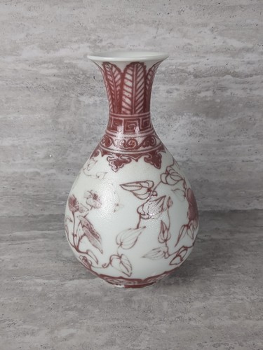 Chinesische antike Vase aus rotem Porzellan mit Unterglasur, Kirschblüte - Bild 5 von 10