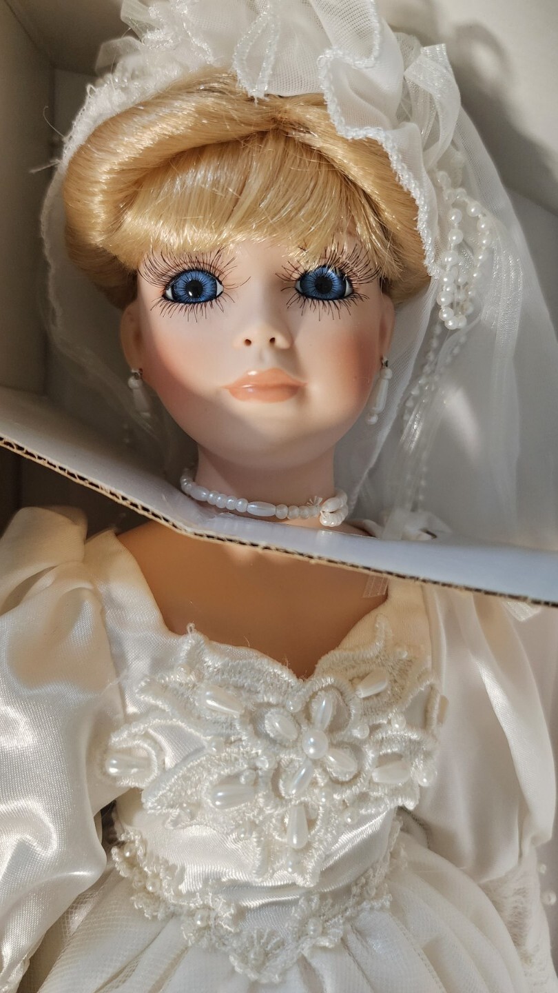 Vintage Porcelain Doll Caitlan Wedding Bride Heritage Signature