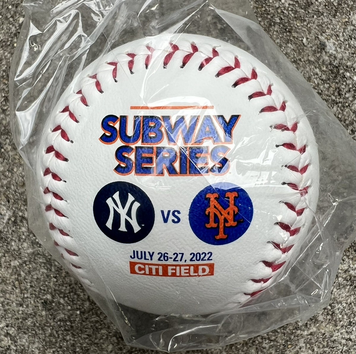 COACH ×MLB New York Yankees　野球ボール COACH ×MLB New York Yankees 野球ボール インテリア. - メルカリ