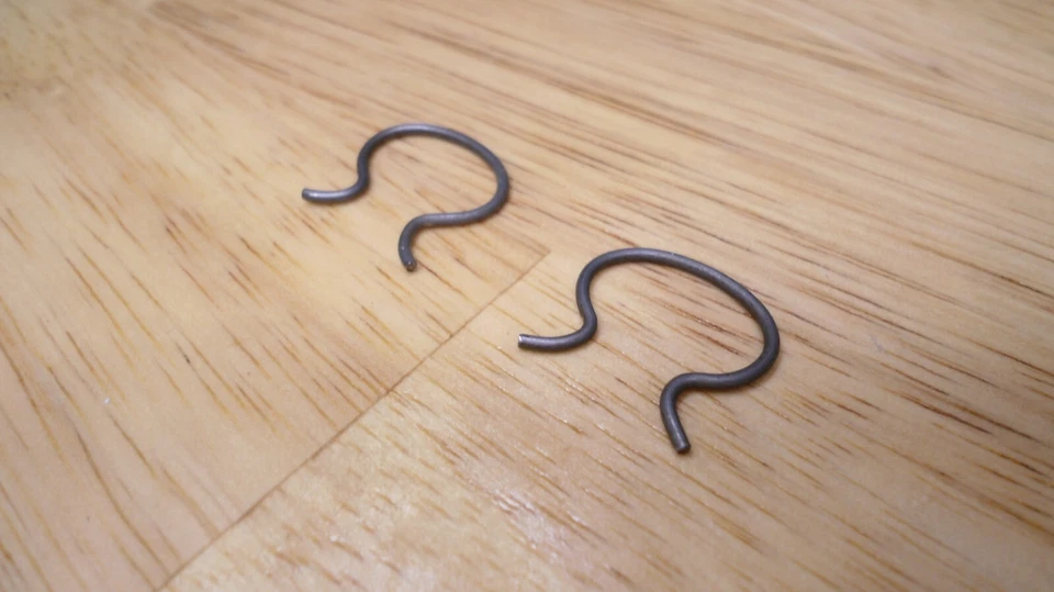 ¡2 CLIPS PALANCA PERILLA ASIENTO! PARA TOYOTA SUPRA CELICA 4RUNNER TACOMA MR2 SPYDER ETC Foto 3 de 3