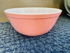 PYREX Flamingo Pink Mixing Bowl 2-1/2 QT 1950 MCM Original Batter Serve Mix EUC