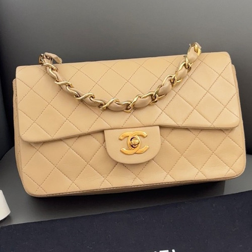 Chanel Vintage Classic Flap MM Beige Shoulder Bag Chain Strap Gold Hardware