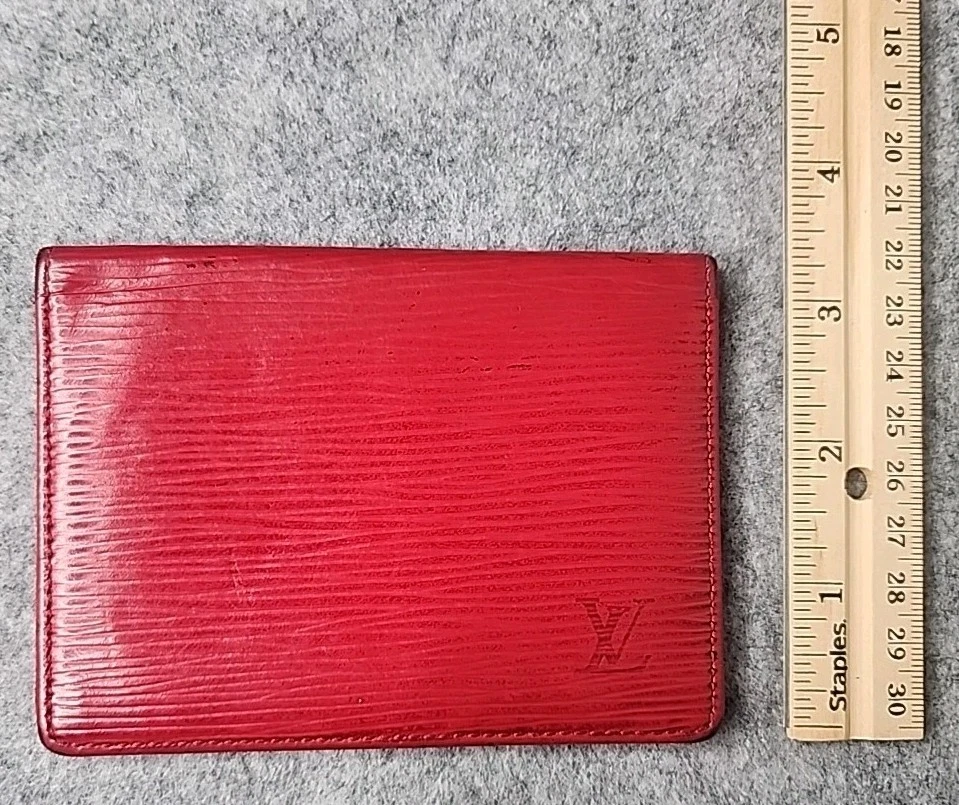 CAIXA DE CARTÃO LOUIS VUITTON PORTO CART PASS VERTICAL EPI couro vermelho masculino usado - Imagem 3 de 4