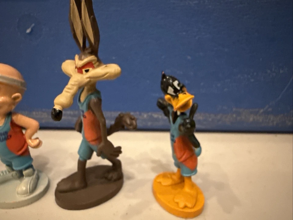 Lote de 6 figuras Space Jam Cake Top-6 Looney Tunes Tune Squad Bugs, Taz, Lucas +3 Usadas en Excelente Condición Foto 4 de 4