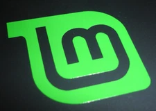 Linux Mint Logo Vinyl Laptop Sticker - Open source, Linux, Tux - (Green) 100mm